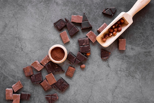 暗い背景にチョコレートアレンジ