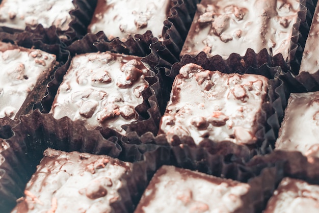 Foto gratuita brownie al cioccolato