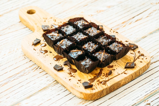 Foto gratuita torta al cioccolato e brownies