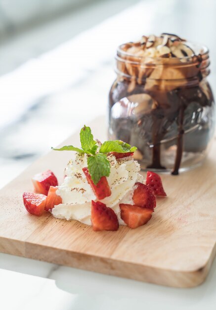 chocolate brownies with vanilla ice-cream