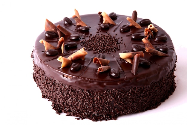 Шоколадный торт с сухофруктами