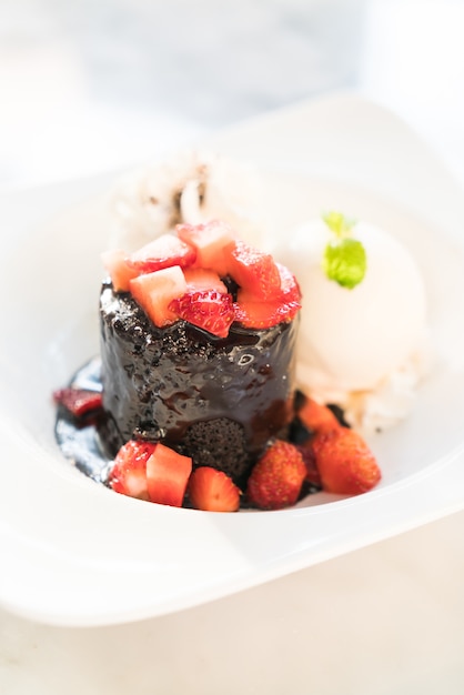 Free photo chocolate lava dessert