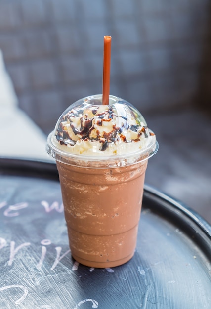 Foto gratuita smoothie di cioccolato