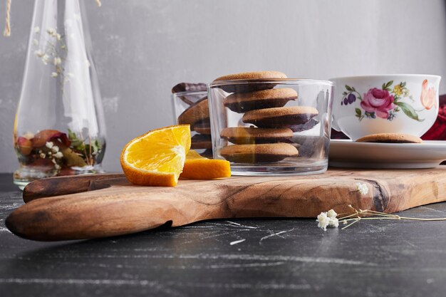 Chocolate sponge cookies with lemon and orange. 