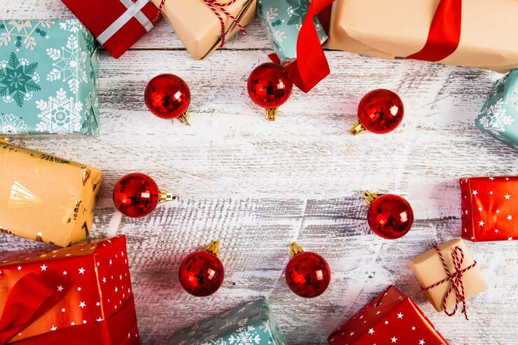 無料Photo 現在の箱の近くのクリスマスの箱