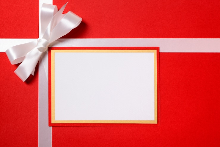 無料Photo カードやラベルの付いたクリスマスプレゼント
