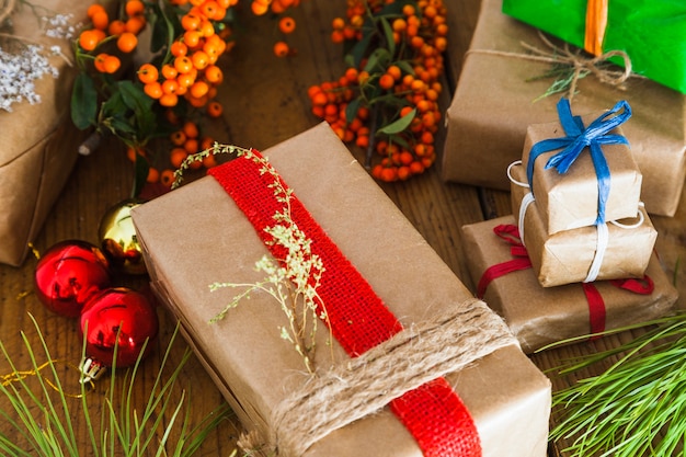 様々な贈り物とクリスマスの組成