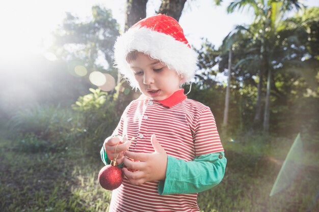 クリスマスの概念と子供の自然