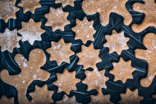 木製の背景にクリスマスのクッキー