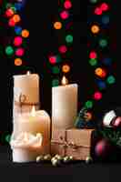 Foto gratuita decorazione natalizia. sfondo di luci sfocate.