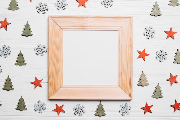 Free photo christmas decoration with frame in middle