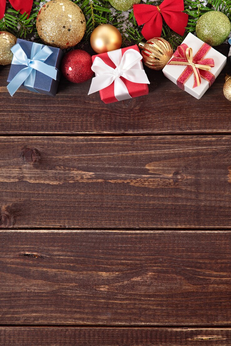 Free Photo christmas decoration with gift boxes
