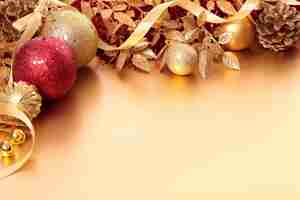 Free photo christmas decoration with red and golden balls