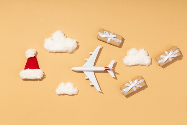 飛行機とクリスマス旅行のコンセプト
