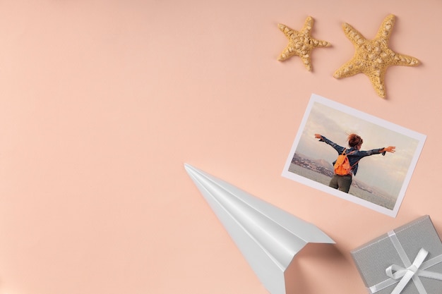 Free photo christmas travel concept with airplane