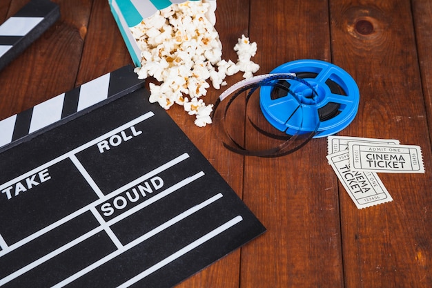 Free photo cinema attributes on table