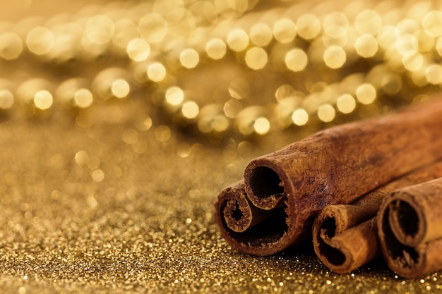Cinnamon in gold glitters