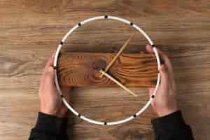 Free photo circular clock indoors still life