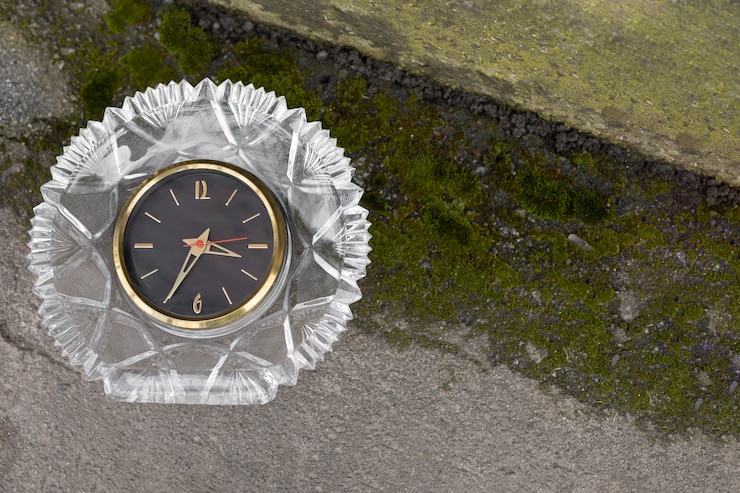 Free Photo circular clock outdoors still life