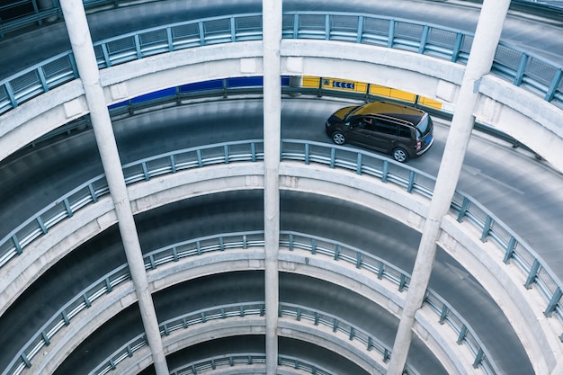 Free photo circular ramp in parking garage