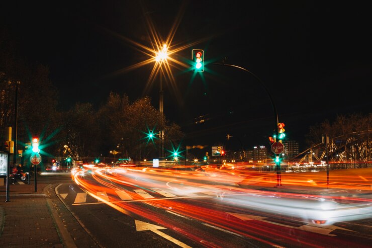 Free Photo city street in long exposure