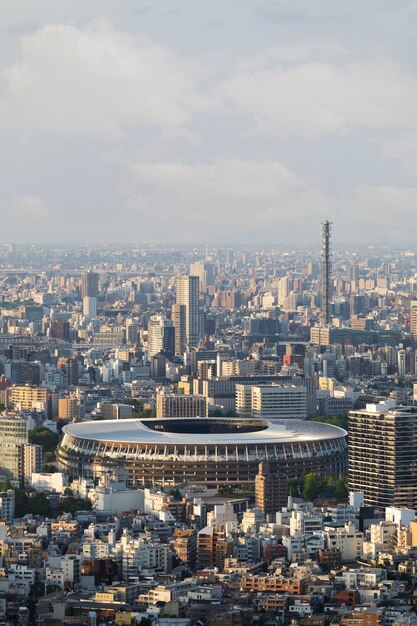 街の通りや高層ビルの高角度