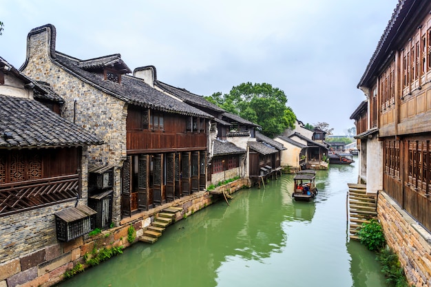 Foto gratuita città e acqua