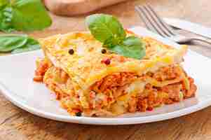 Free photo classic lasagna with bolognese sauce