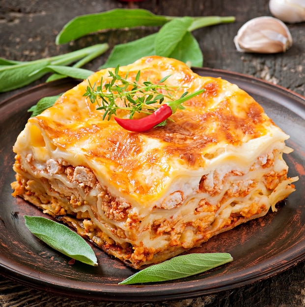 Free photo classic lasagna with bolognese sauce