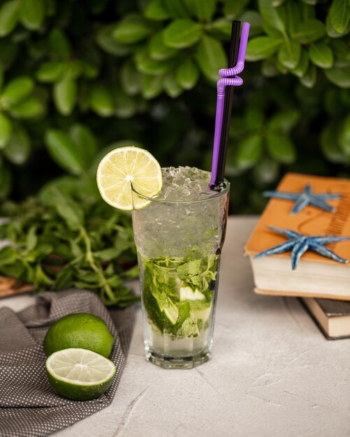 Classic mojito with ice and lime