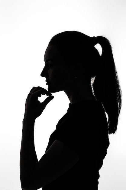 Free photo classic portrait silhouette of woman
