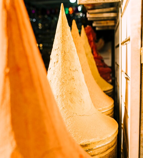 モロッコの市場で土鍋