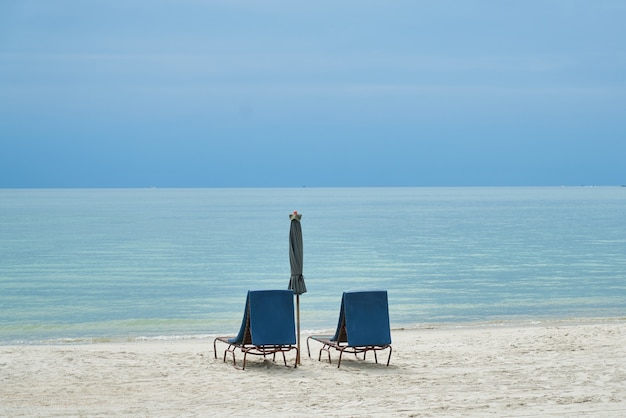 clean tranquil scene famous place wide chair