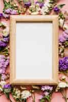 Free photo clear frame in flowers composition