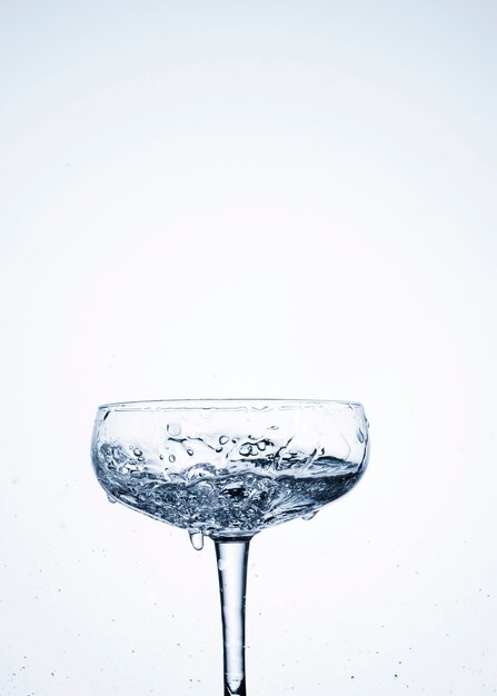 Clear water dynamic in glass