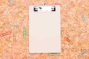 Free photo clipboard and paper clips