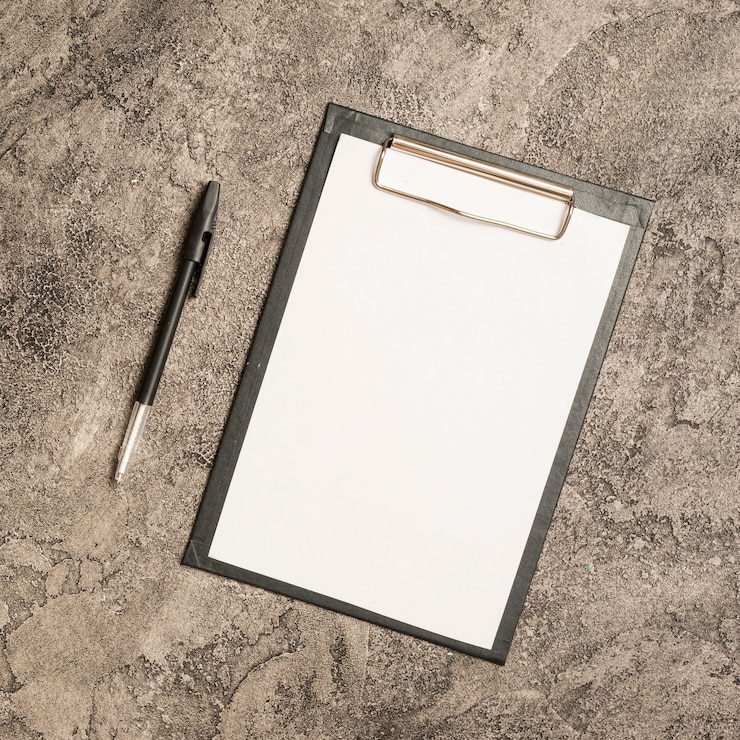 Free Photo clipboard template with business elements