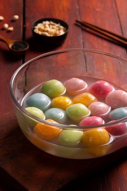 Primo piano su un'appetitosa ciotola tangyuan