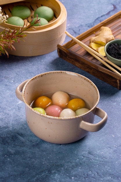 Free photo close up on appetizing tangyuan bowl