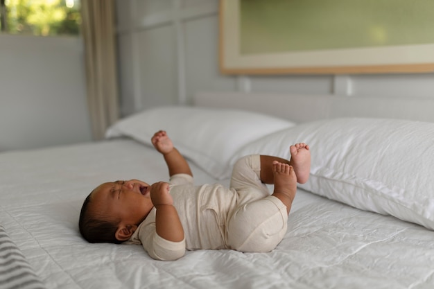 Foto gratuita primo piano sul bellissimo bambino nero