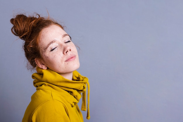 Close-up beautiful woman posing with copy-space