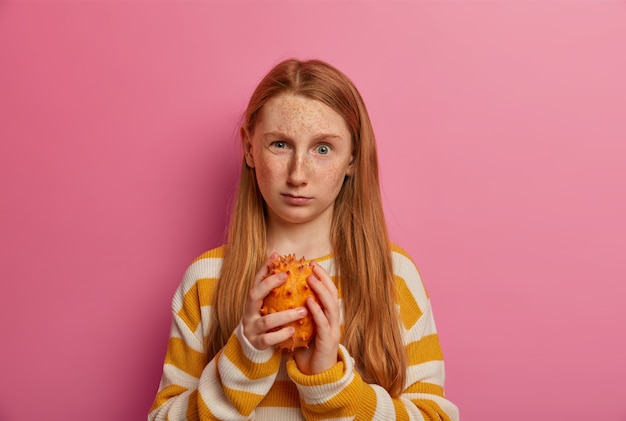 Free photo close up on beautiful young girl isolated