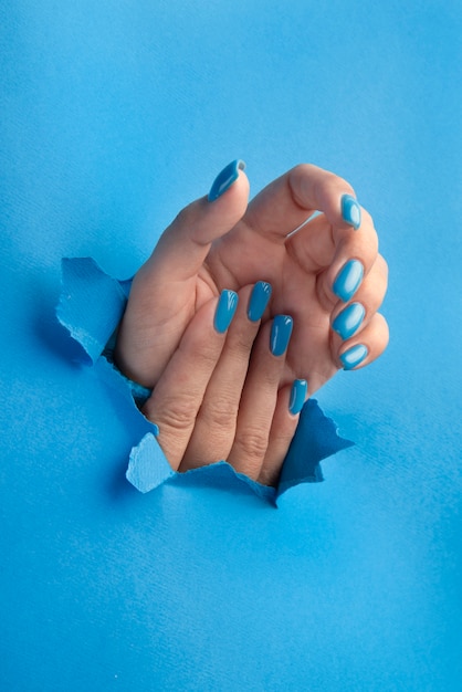 Foto gratuita primo piano sulla nail art di bellezza