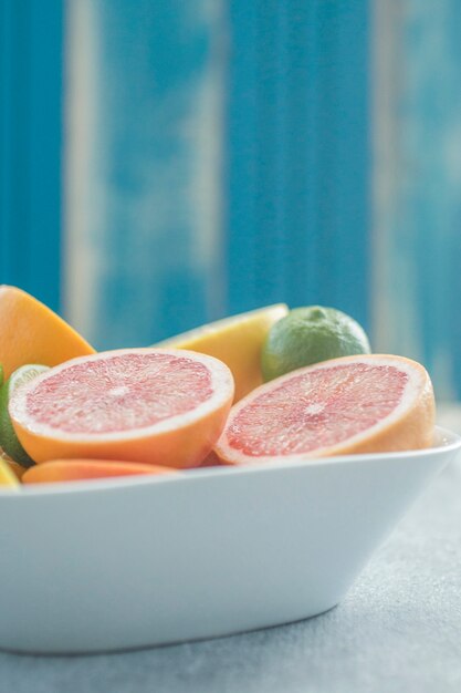 Free photo close-up bowl with citruses