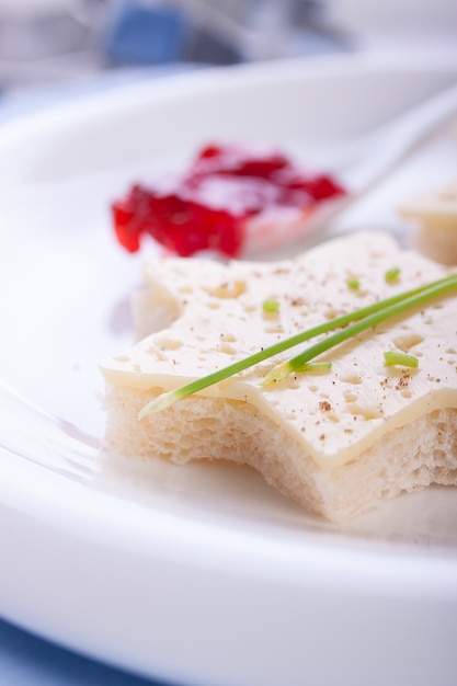 Foto gratuita close-up di pane con formaggio