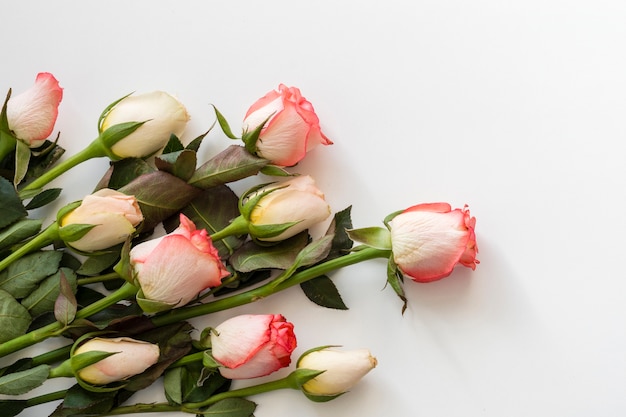 Бесплатное фото Крупный букет романтических роз