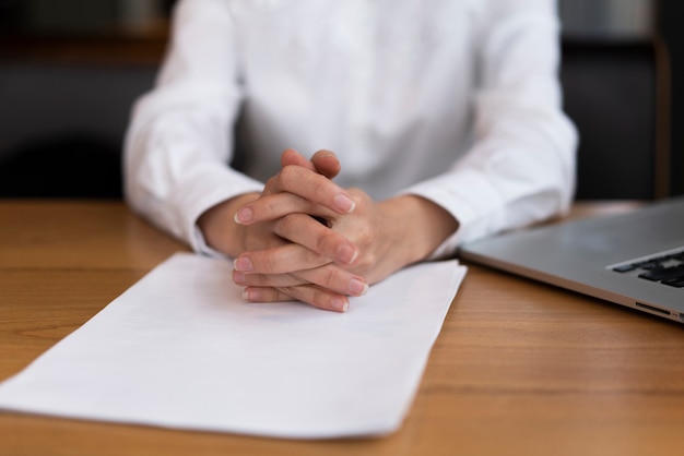 Free photo close-up businessman ready to sign a contract