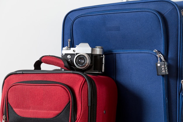 Free photo close-up camera on suitcases