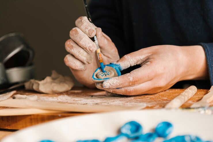 Free Photo close-up carver painting art piece