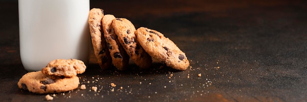 Foto gratuita close-up biscotti al cioccolato